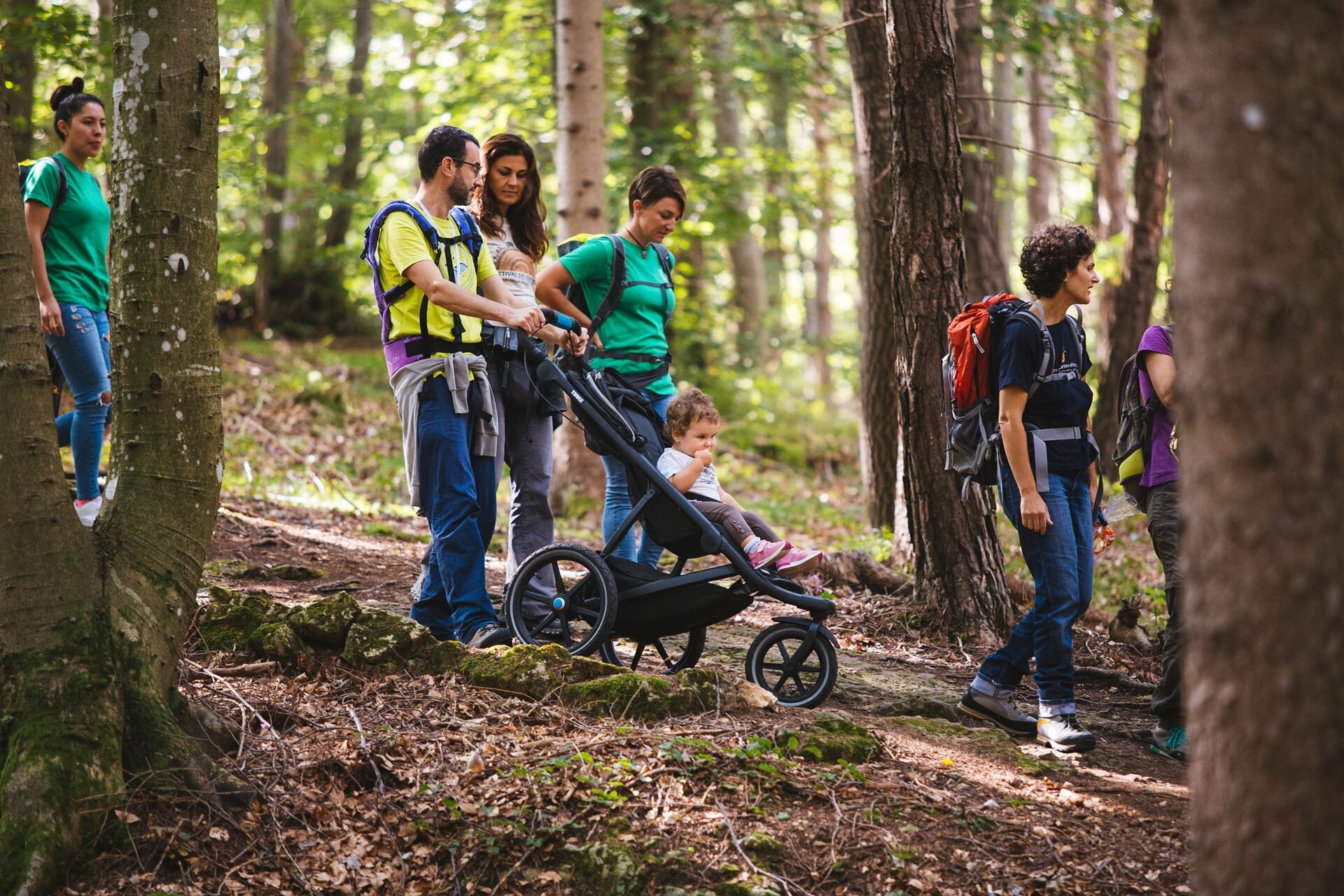 Familie mit Trekking-Kinderwagen in Fai della Paganella. | © Fai Vacanze, 2019