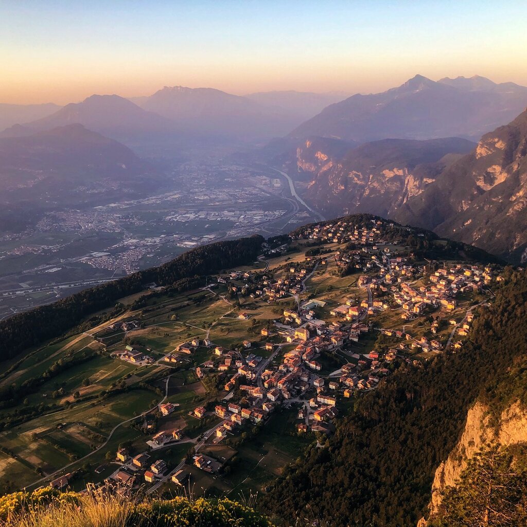 The view of Fai della Paganella from the Cross on Mt. Fausior. | © Lorenzo Giorgetti, 2019 The view of Fai della Paganella from the Cross on Mt. Fausior. | © Lorenzo Giorgetti, 2019